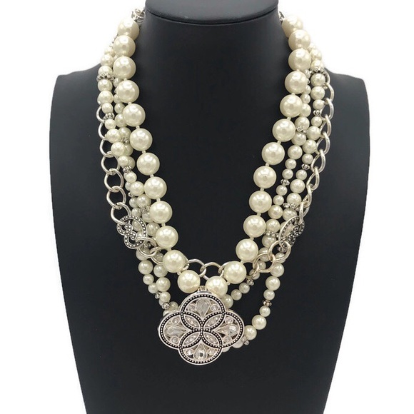 Premier Designs Girl’s Best Friend Necklace - Picture 4 of 10